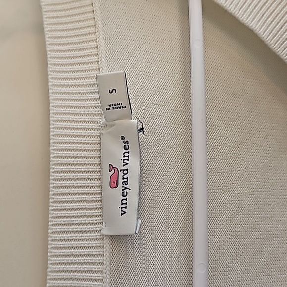 Vineyard Vines Sweater - Picture 2 of 5